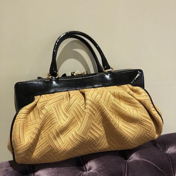 NWTS AUTHENTIC Valentino Garavani Woven & black Patent Satchel Bag Purse - Picture 3 of 11